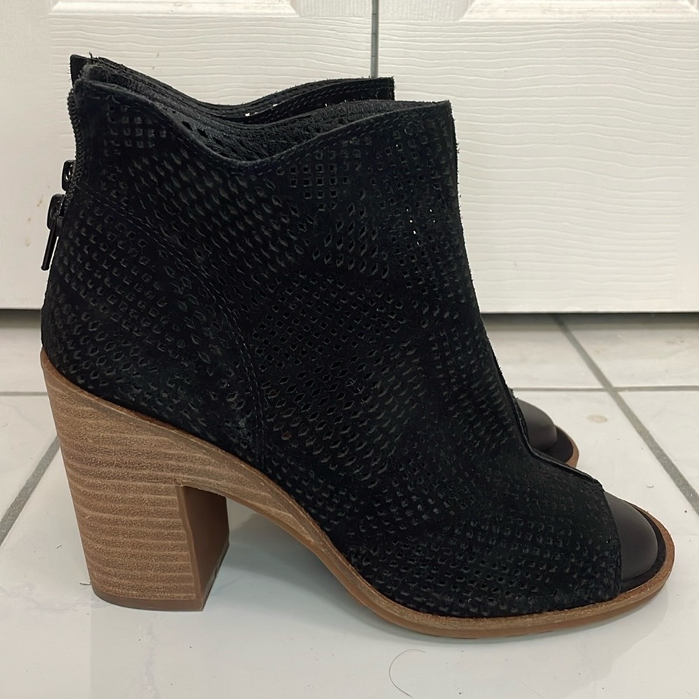 Lucky Brand suede peep toe booties Size 8